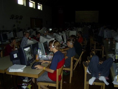 Crossfire-LAN 2003 06