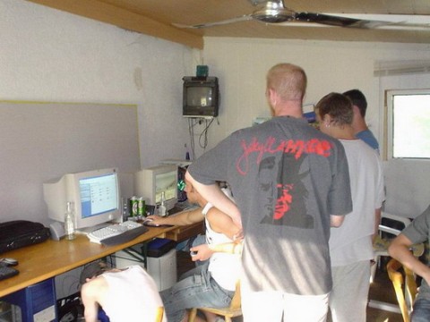 Kraftfeld LAN 2003 02