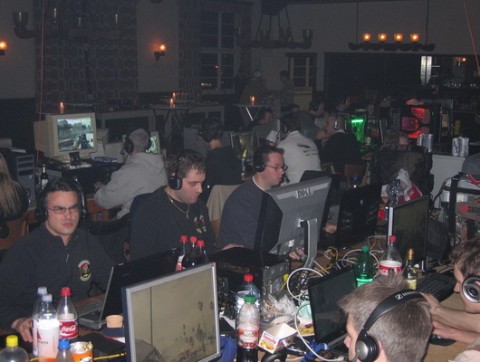 Trust LAN 2008 100